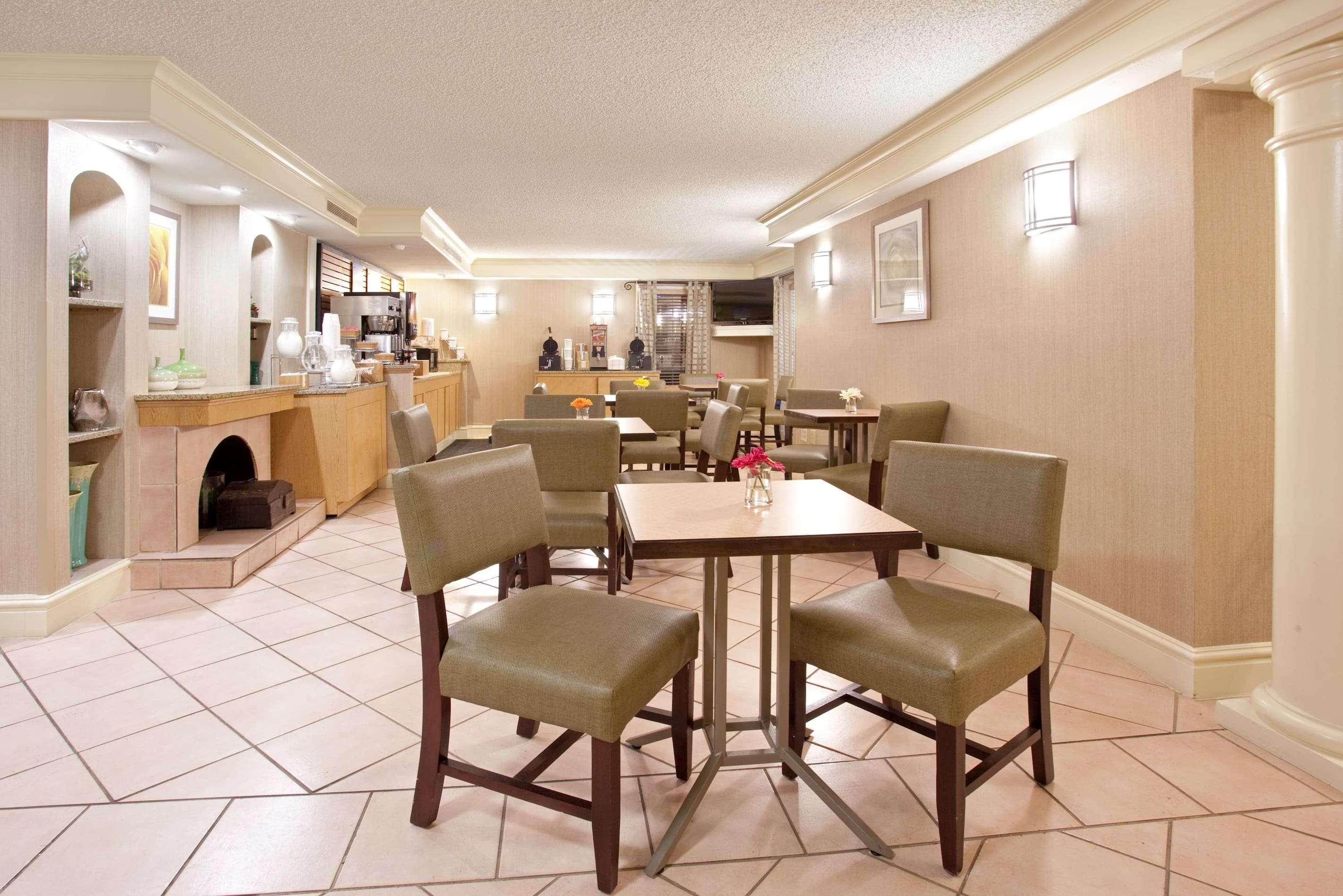 La Quinta Inn By Wyndham Denver Central Buitenkant foto