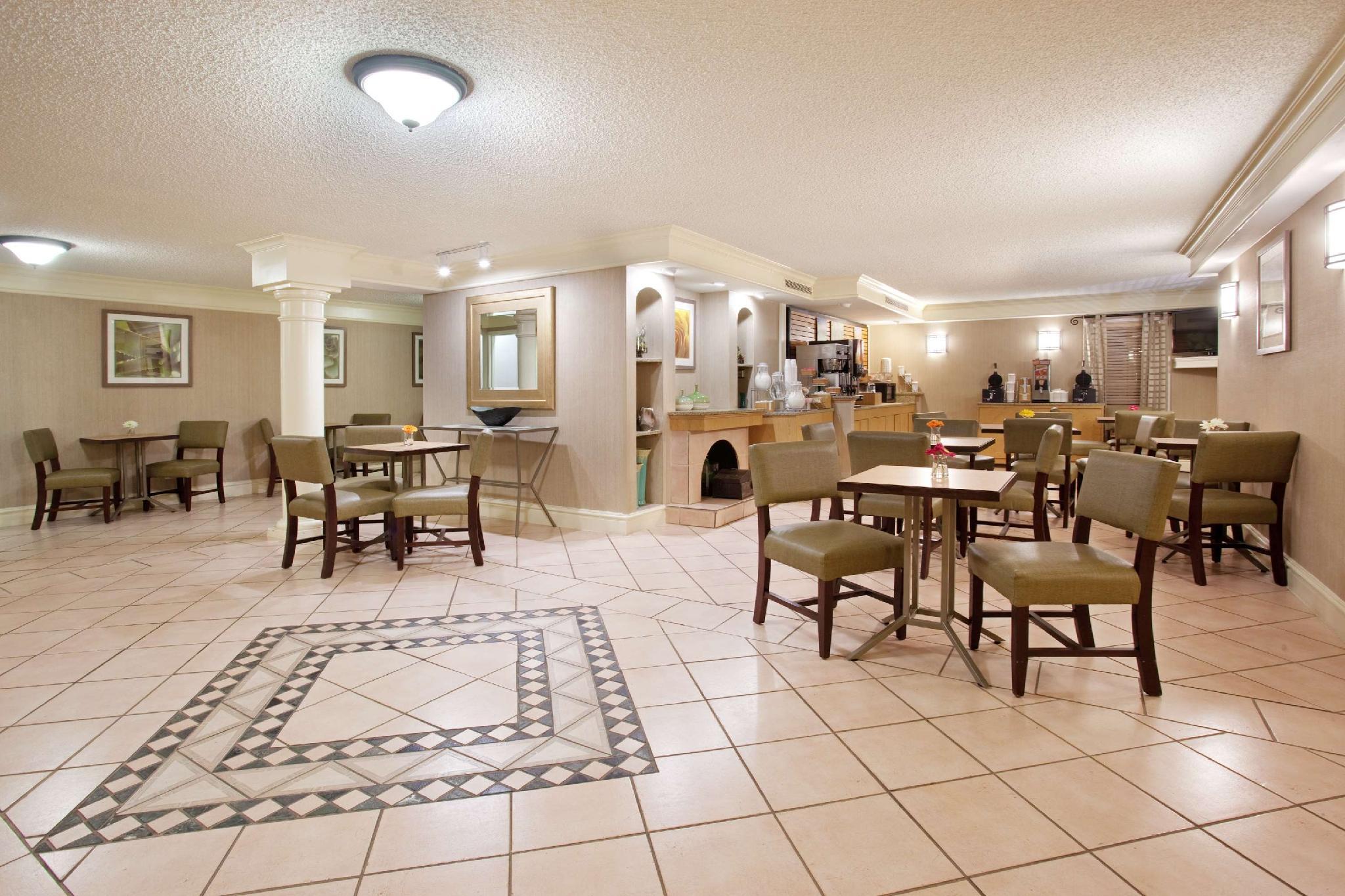 La Quinta Inn By Wyndham Denver Central Buitenkant foto